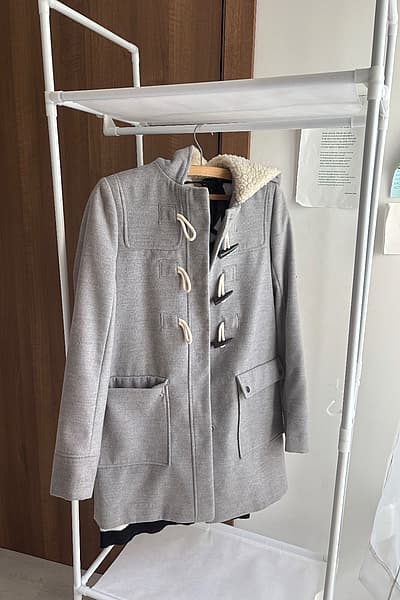 Kowt Duffle Griż tal-ASOS Toggle by ASOS — pre-loved on Thrifted.mt