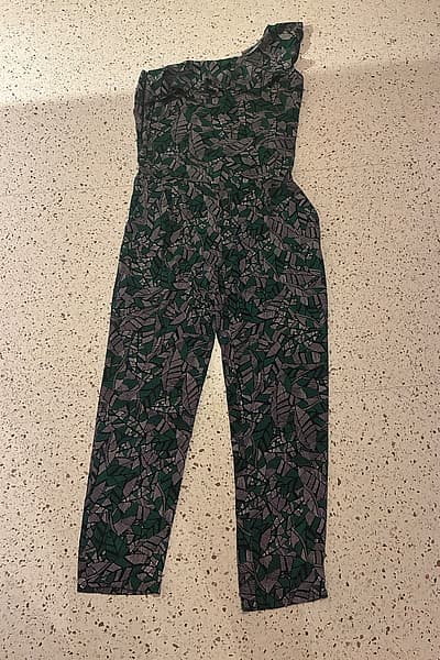 Jumpsuit b'Disinn Ġeometriku Promod by Promod — pre-loved on Thrifted.mt