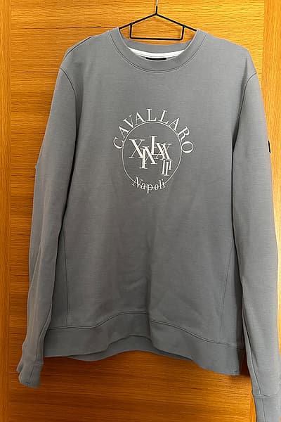 Felpa Cavallaro Napoli con logo grigio by Cavallaro Napoli — pre-loved on Thrifted.mt