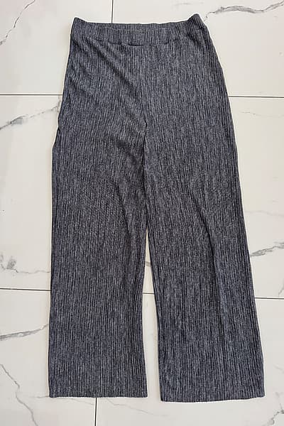 Qalziet griżi elastiċi b'qadd għoli u riġel wiesa' by C&A — pre-loved on Thrifted.mt