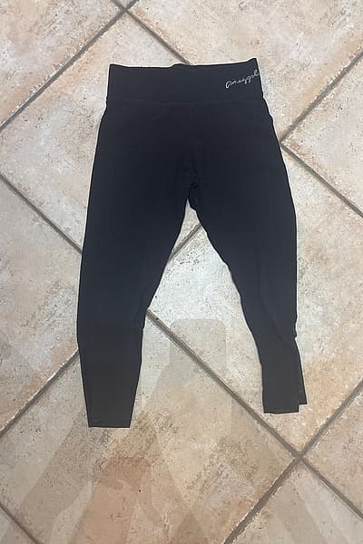 Leggings negros de cintura alta con estampado de piña by Pineapple — pre-loved on Thrifted.mt