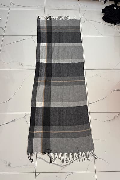 Xalpa Klassika tat-Tartan Check by Muy — pre-loved on Thrifted.mt