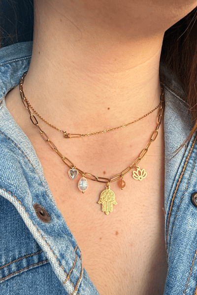 Collar con colgante de hamsa de oro hecho a mano — pre-loved on Thrifted.mt
