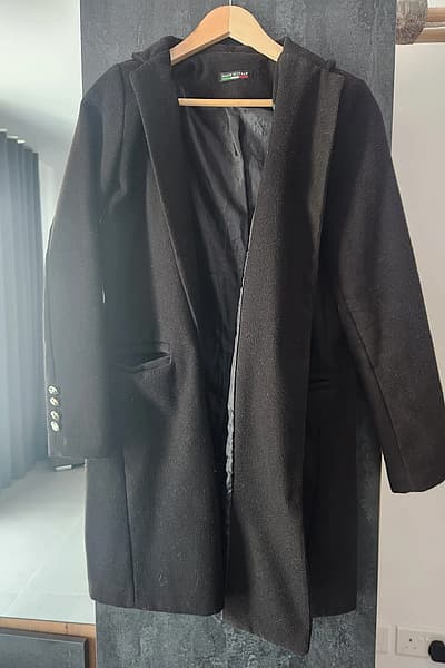 Kowt tas-suf Taljan iswed klassiku — pre-loved on Thrifted.mt